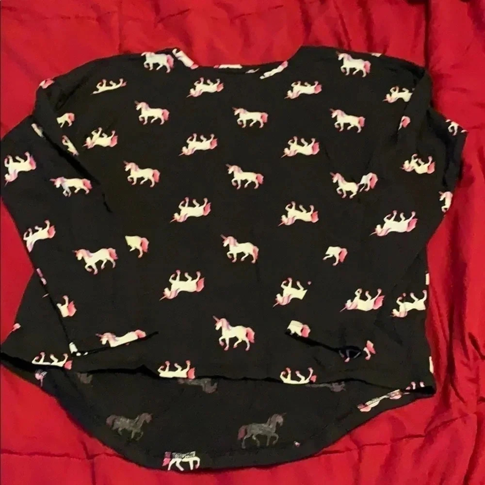 NWOT Old Navy long sleeved girls T-shirt size XL